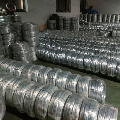 Горячее оцинкованное проволока из нержавеющей стали 1,2 мм до 2,0 мм Варианты для ржавчатки наружной толерантности ± 1% Q195 Q235 Цинковые покрытия