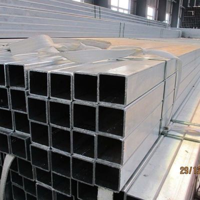 Толерантность ±1% Нелегированная оцинкованная квадратная труба 70x70 Углеродистая сталь 3,2 мм Толщина 6 м Длина