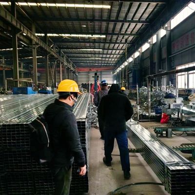 Холодный прокат MS ERW Квадратный прямоугольник Полая железная труба сварная черная оцинкованная стальная труба труба с покрытием Z275-Z600