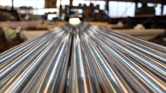 Большое значение ASTM 304 316 трубы из нержавеющей стали настраиваемые характеристики и множество спецификаций для выставления счетов по фактическому весу